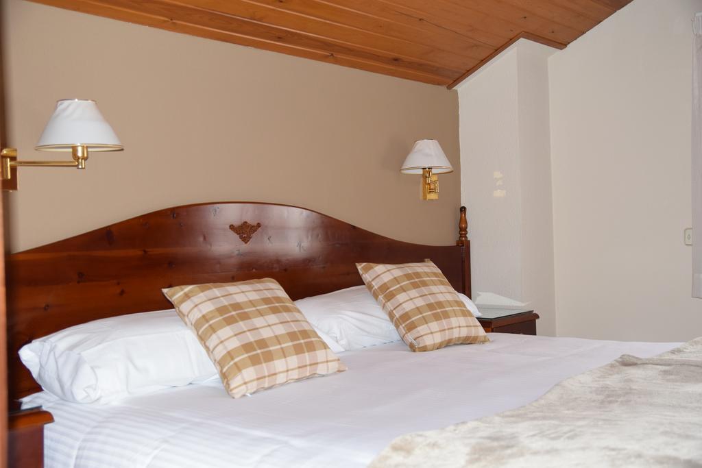 Hotel Roca Alp Exterior foto