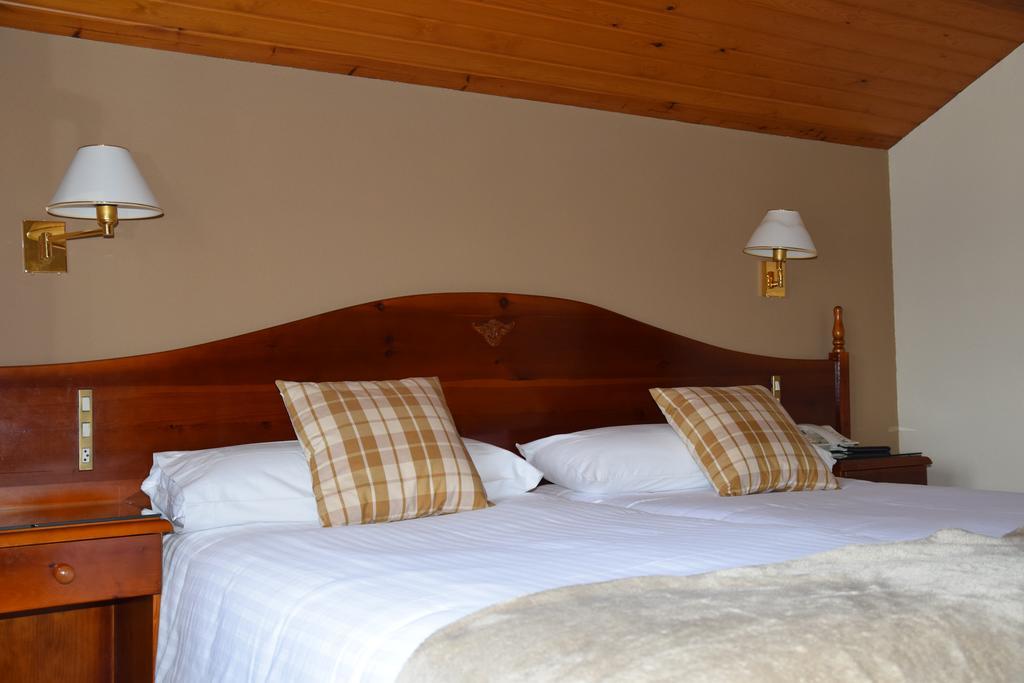 Hotel Roca Alp Exterior foto