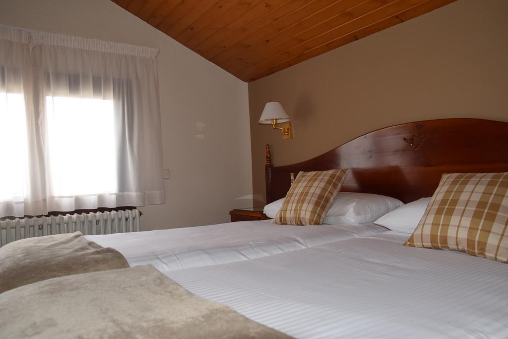 Hotel Roca Alp Exterior foto