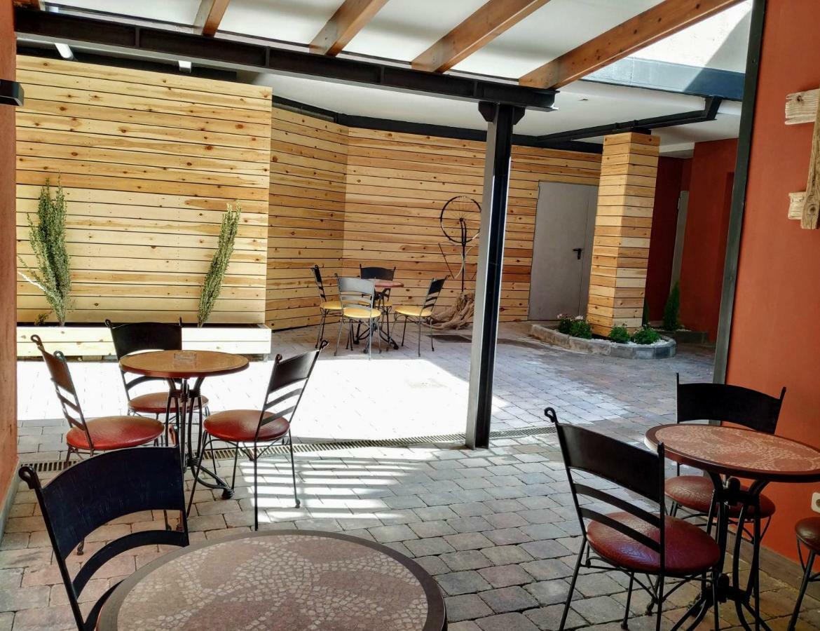 Hotel Roca Alp Exterior foto